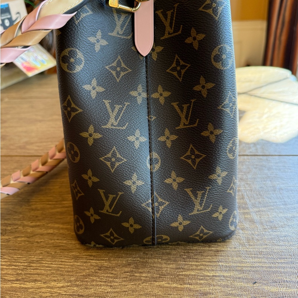 Louis Vuitton Monogram Drawstring Bucket Bag in Brown with Pink Trim - Picture 6 of 10